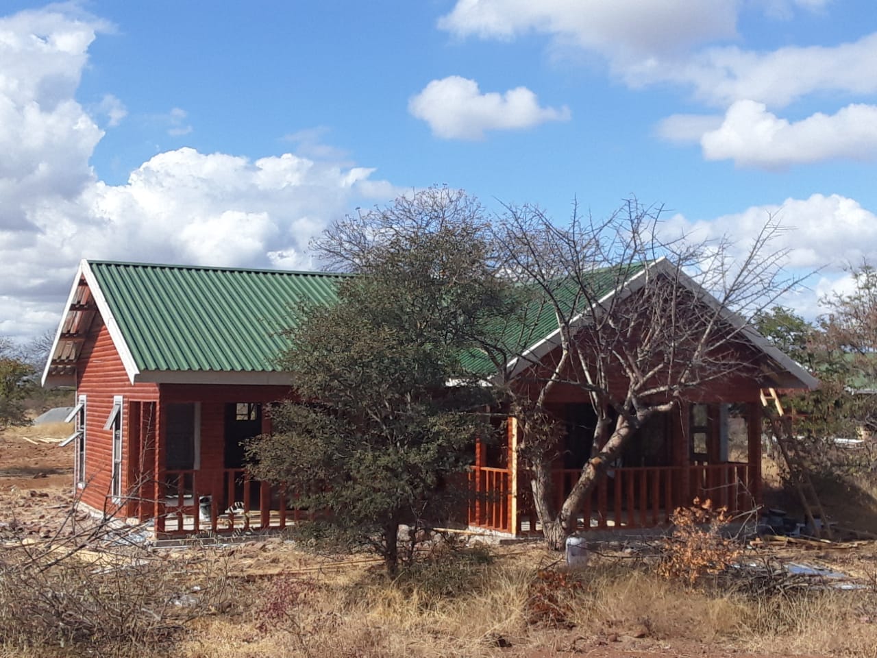 Beitbridge log home side view