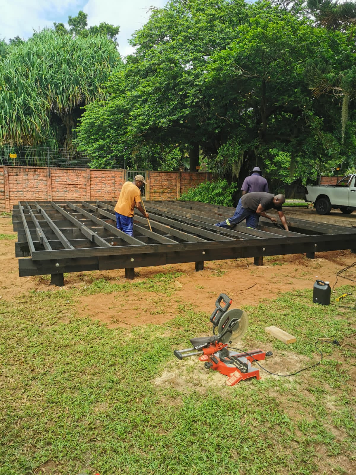 Emtunzini log home construction