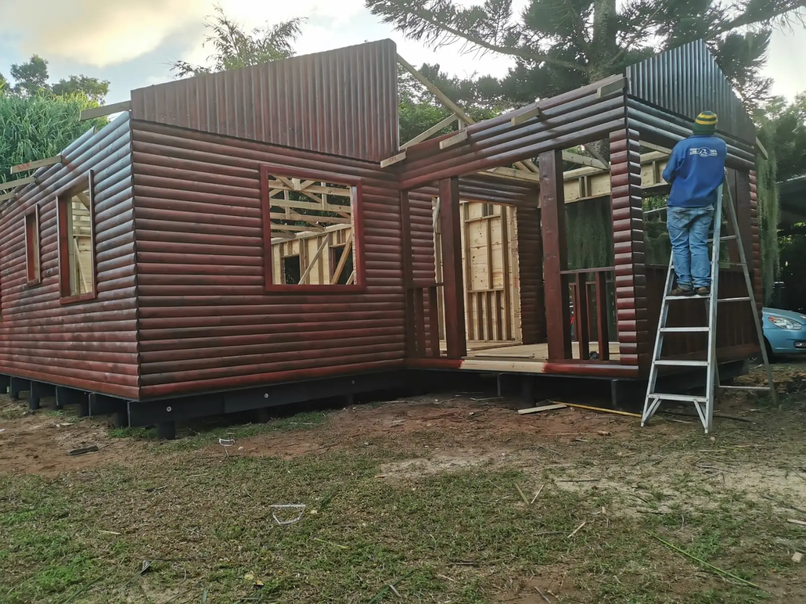 Emtunzini log home detail